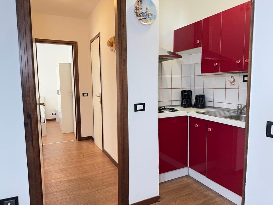 Kitchen or kitchenette, oven, stove