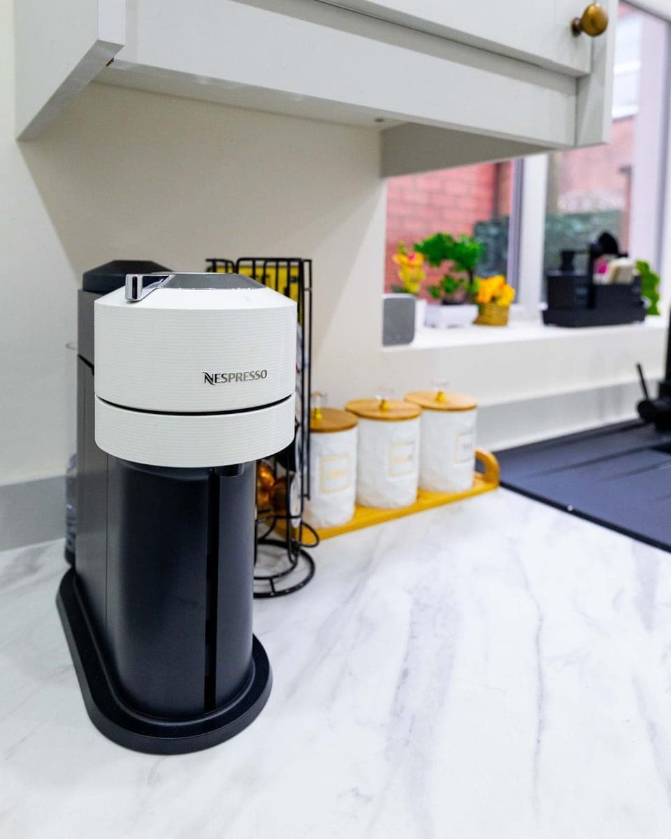 Coffee/tea facilities, kitchen