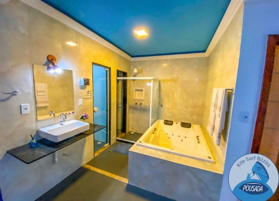 Shower, Bathroom, Bath, towels