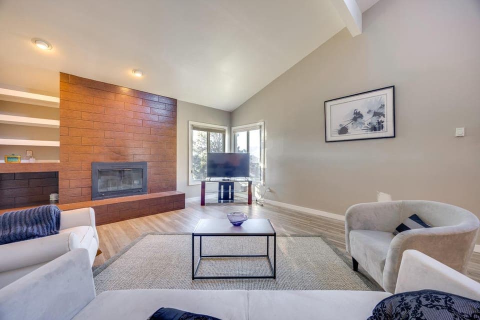 Pet-Friendly Condo w/ Mountain View in Monument! House in Monument