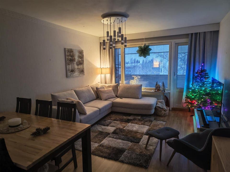 Bed, Living room, Photo of the whole room, Seating area, Dining area