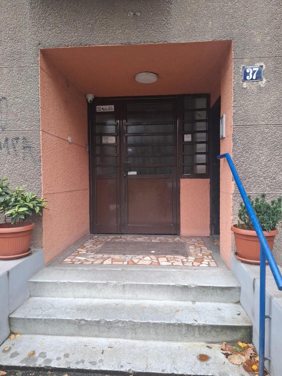 Facade/entrance