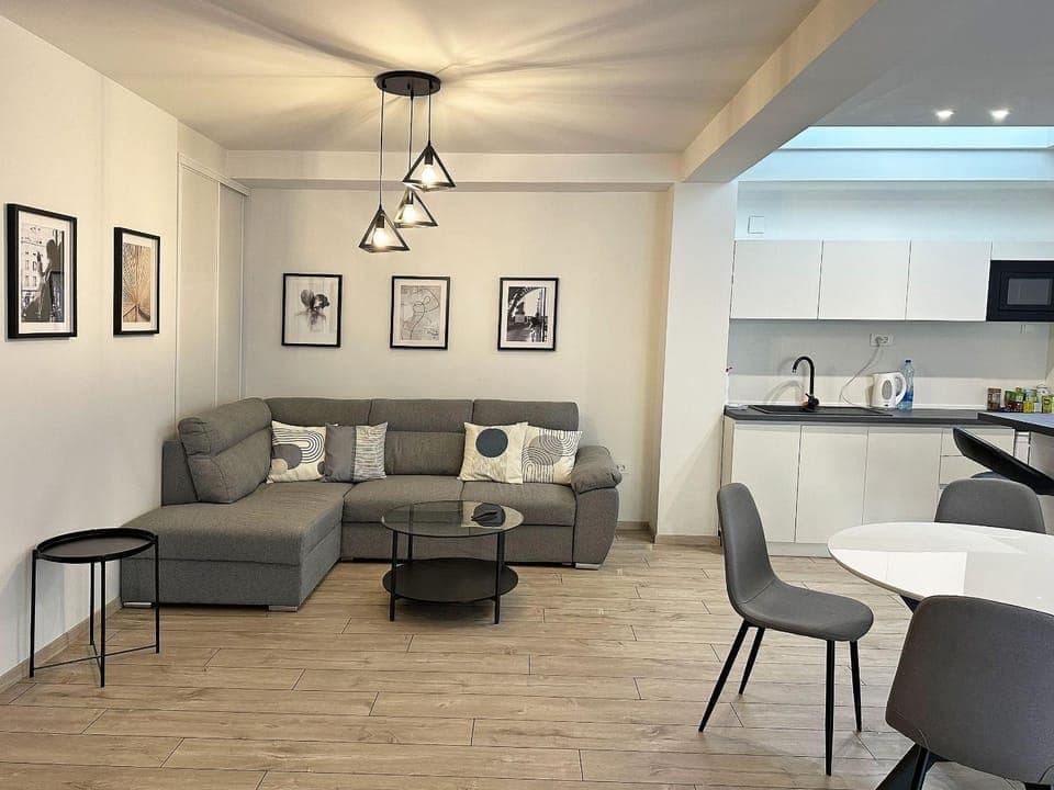 Kitchen or kitchenette, Seating area, Dining area