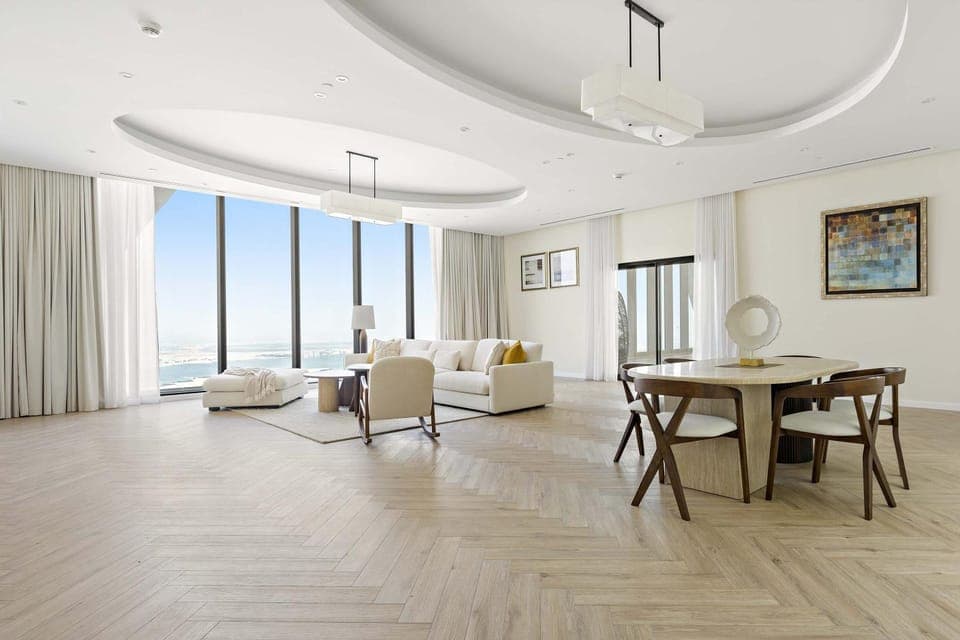 Living room, Seating area, Dining area