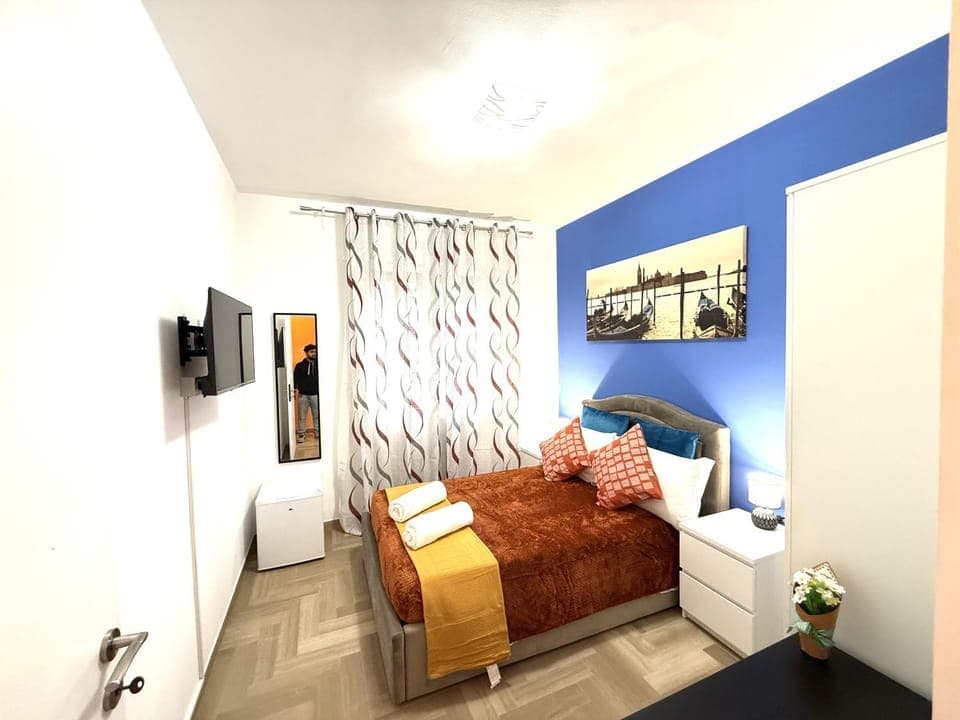 Communal lounge/ TV room, Bed, TV and multimedia, Photo of the whole room, Evening entertainment