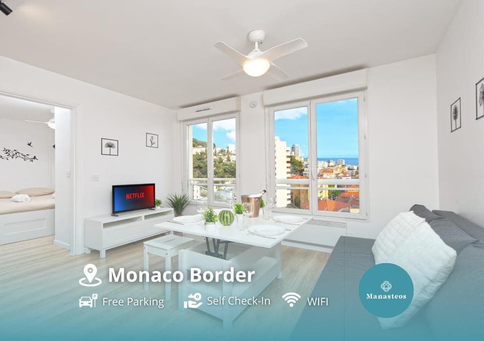 TV and multimedia, Seating area, Dining area, City view, Sea view