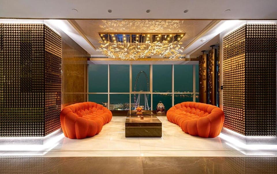 Living room, Seating area