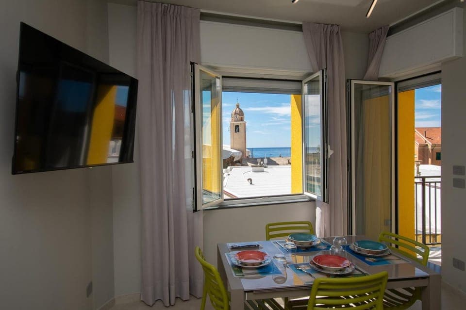 Communal lounge/ TV room, Natural landscape, TV and multimedia, View (from property/room), Balcony/Terrace, Dining area, Evening entertainment