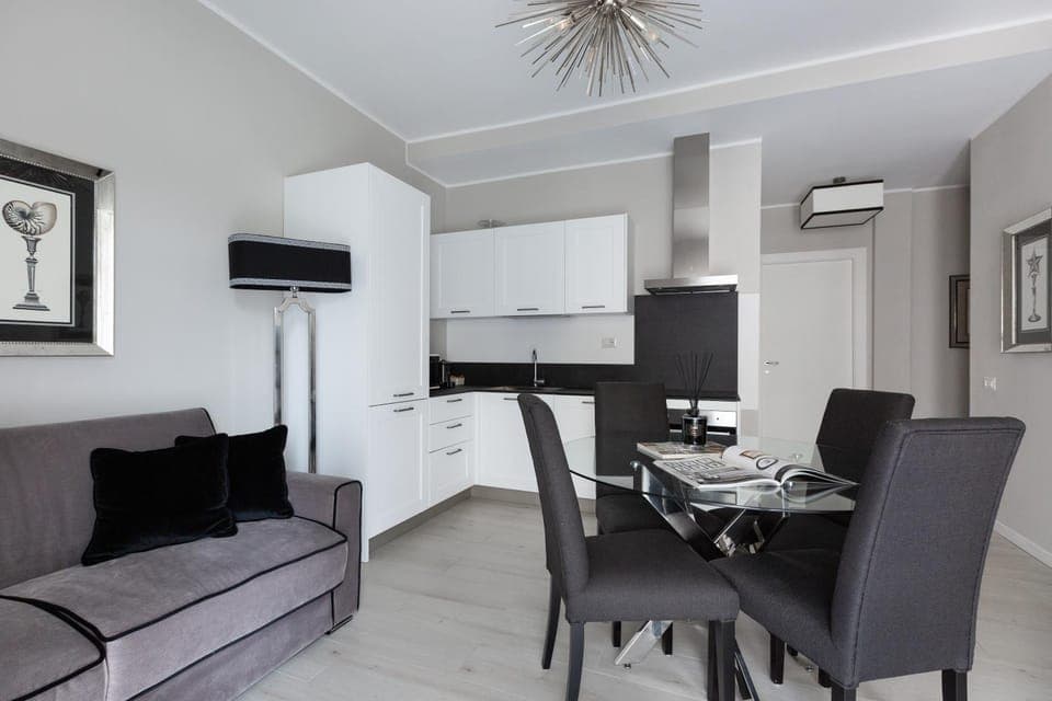 Kitchen or kitchenette, Living room, Seating area, Dining area