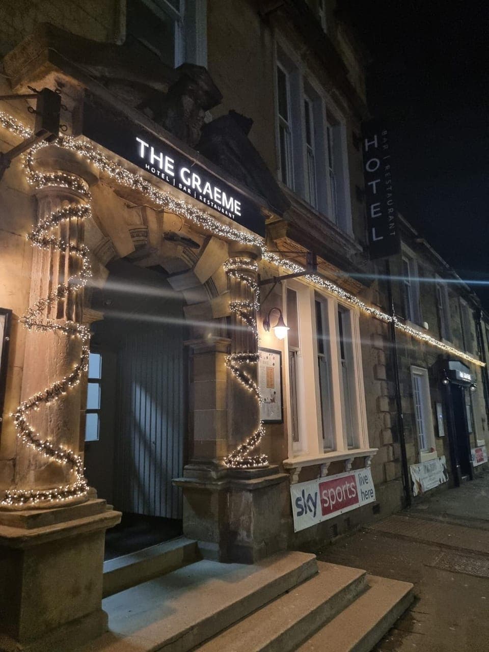 Property building, Facade/entrance, Night