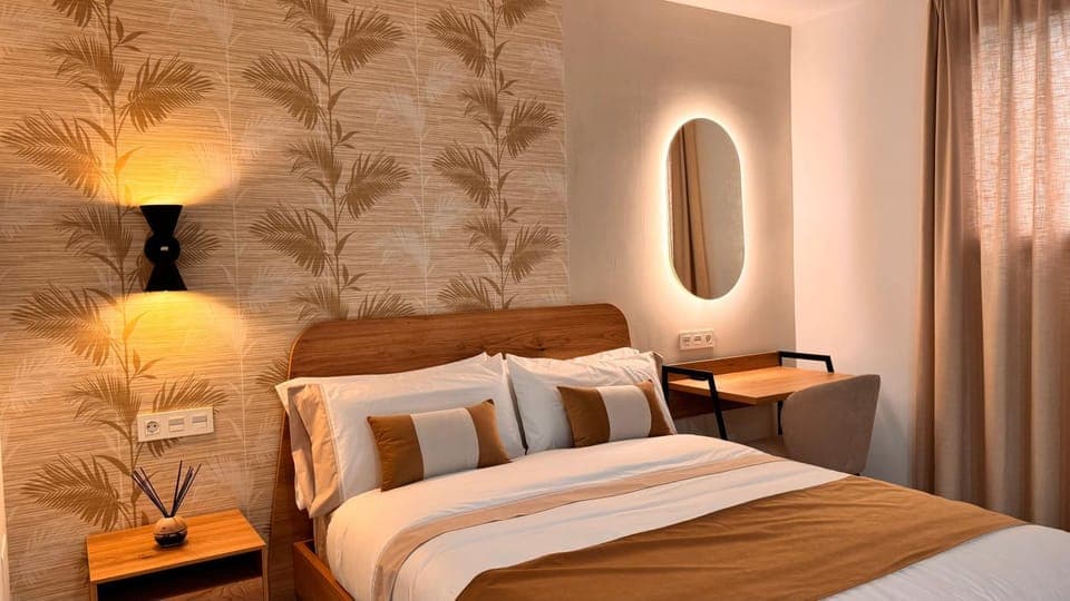 Bed, Bedroom, Facility for disabled guests