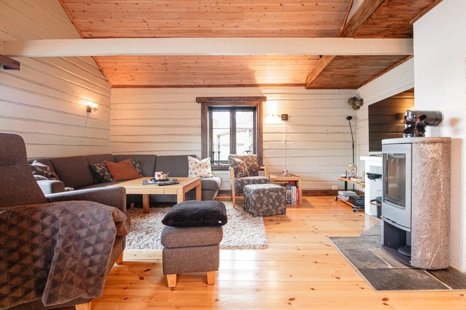 TV and multimedia, Living room, Seating area, fireplace