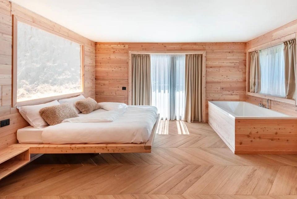 Bathroom, Living room