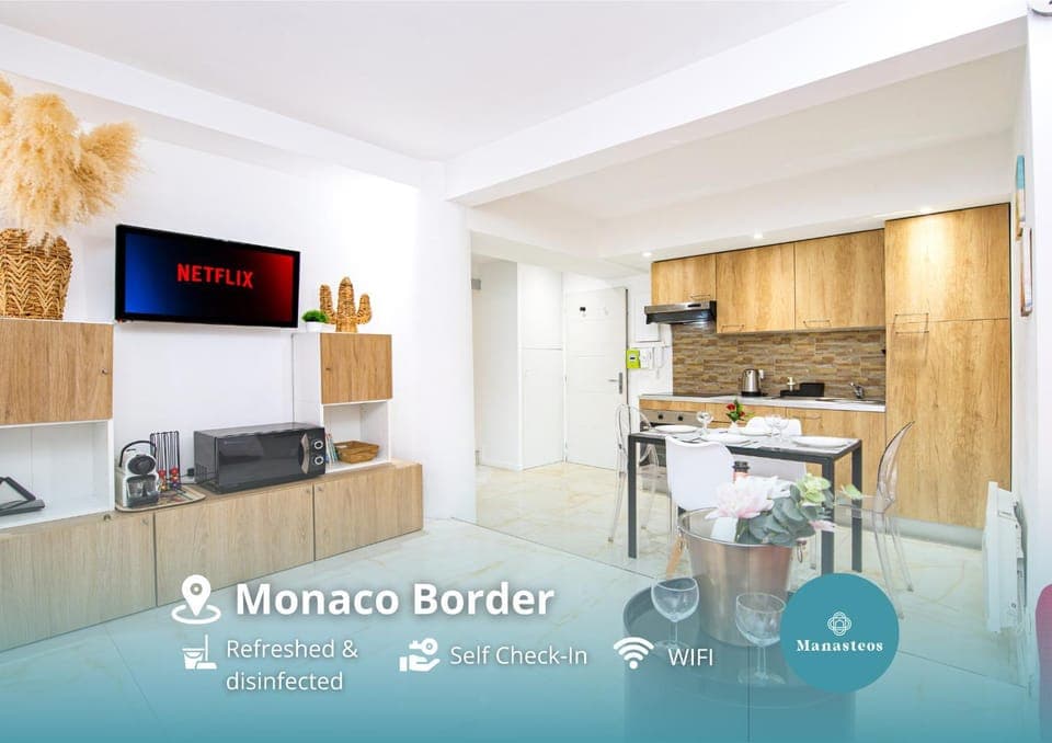 TV and multimedia, Kitchen or kitchenette, Living room, Seating area, Dining area