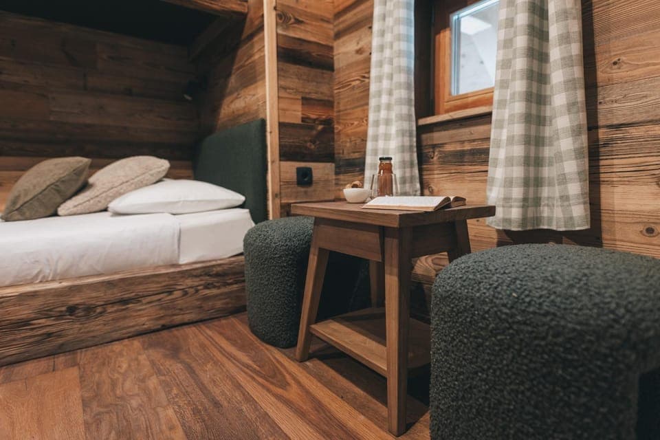 Bed, Bedroom, bunk bed