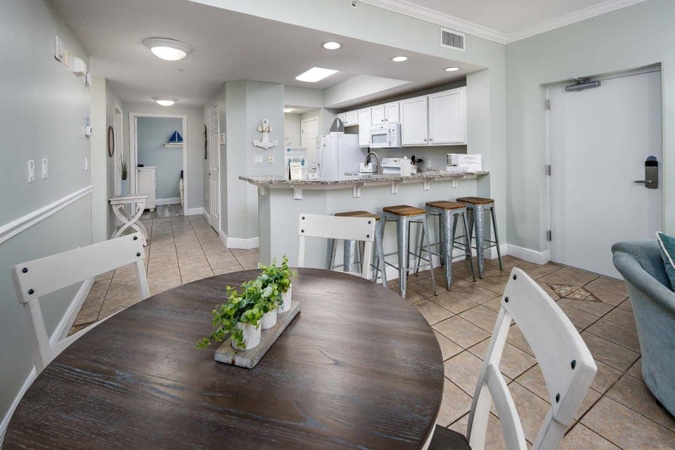 Waters Edge 102 Large 1st floor condo House in Okaloosa Island