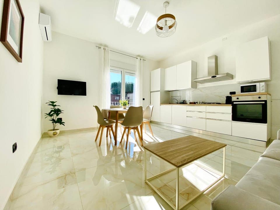 Kitchen or kitchenette, Living room, Dining area