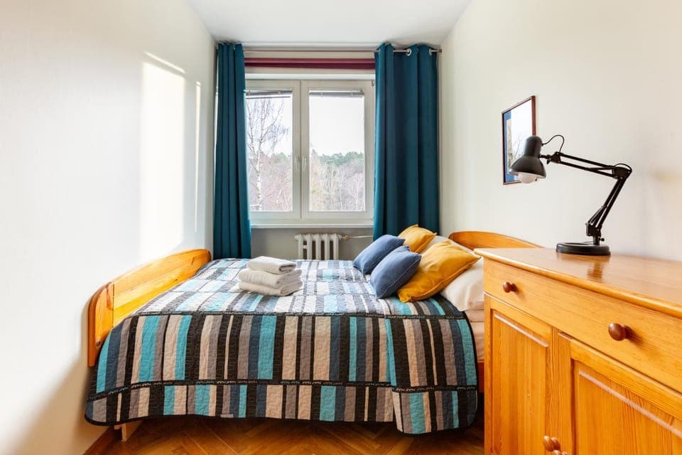 Bed, Bedroom, towels