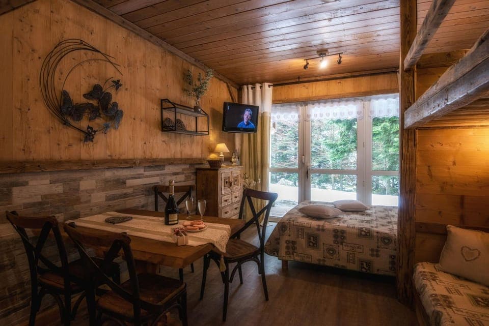 Dining area, Bedroom
