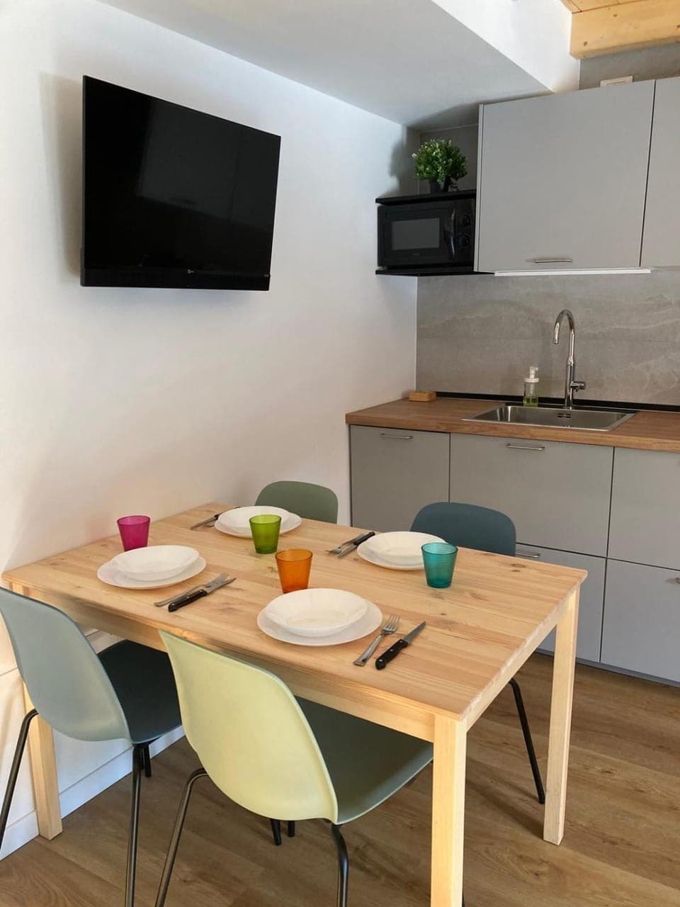 Kitchen or kitchenette, kitchen