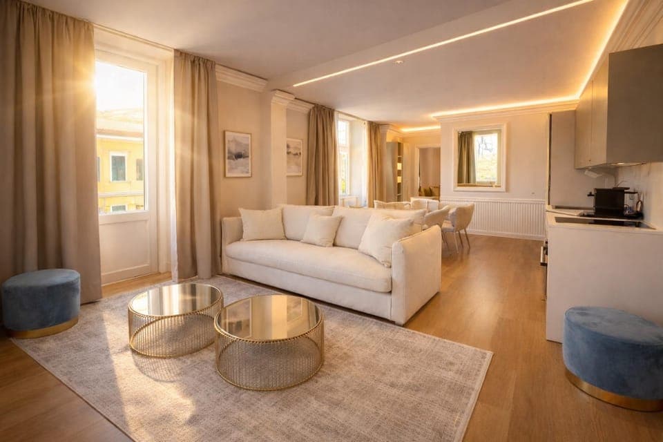 Living room, Photo of the whole room