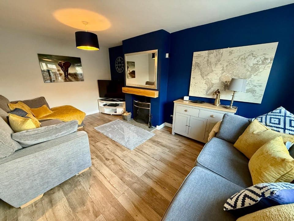 TV and multimedia, Living room, fireplace