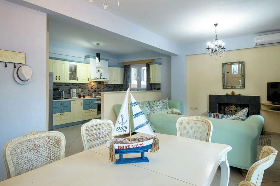 Living room, Dining area, kitchen