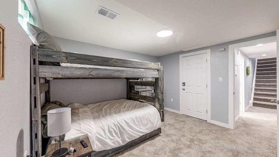 Bed, Photo of the whole room, Bedroom, bunk bed