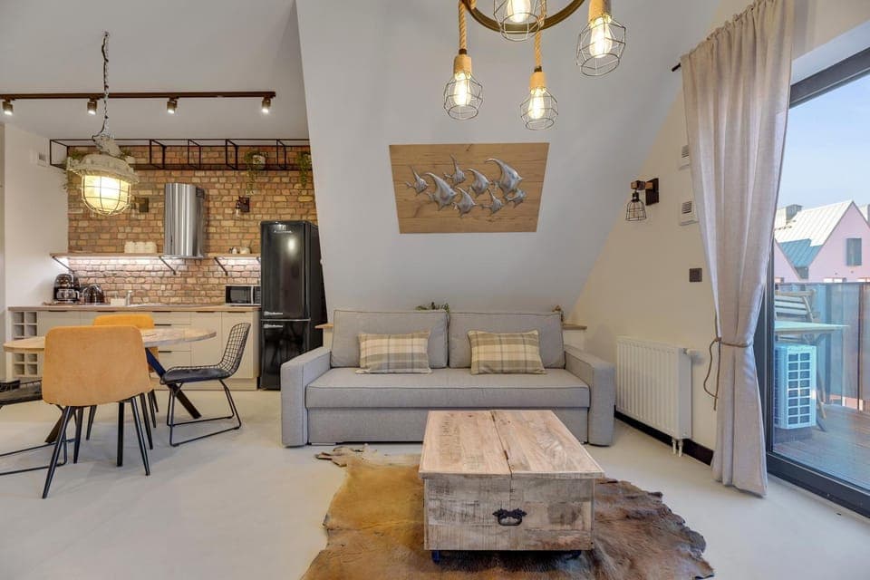 Kitchen or kitchenette, Living room, Seating area, Dining area