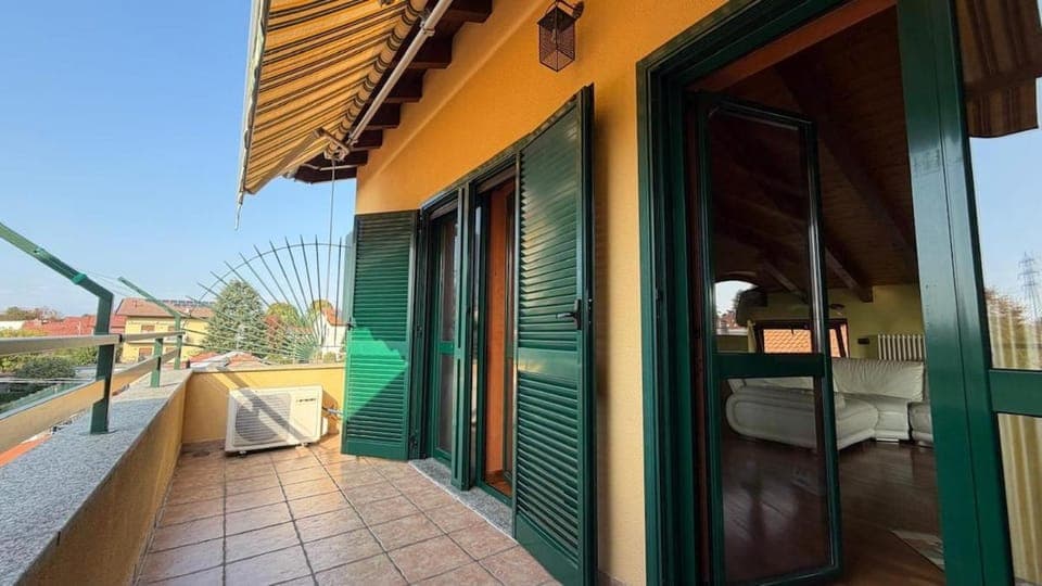 Property building, View (from property/room), Balcony/Terrace