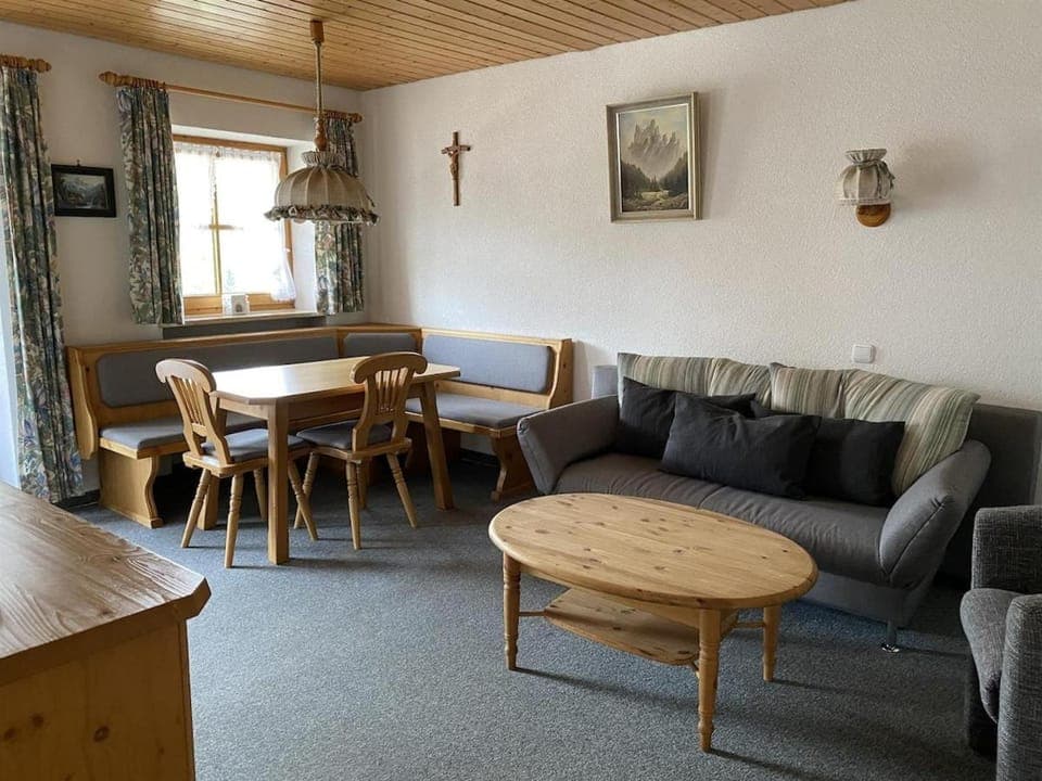 Living room, Seating area, Dining area