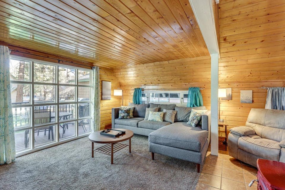 Walk to Trolley! Big Bear Family Cabin w/ Deck Cabin in Big Bear