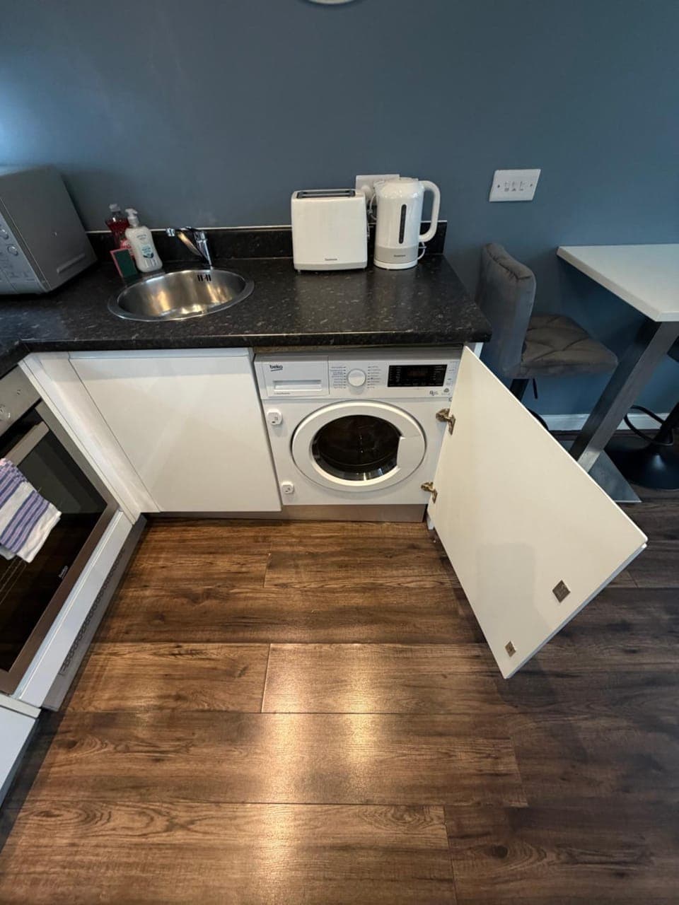 Coffee/tea facilities, washing machine