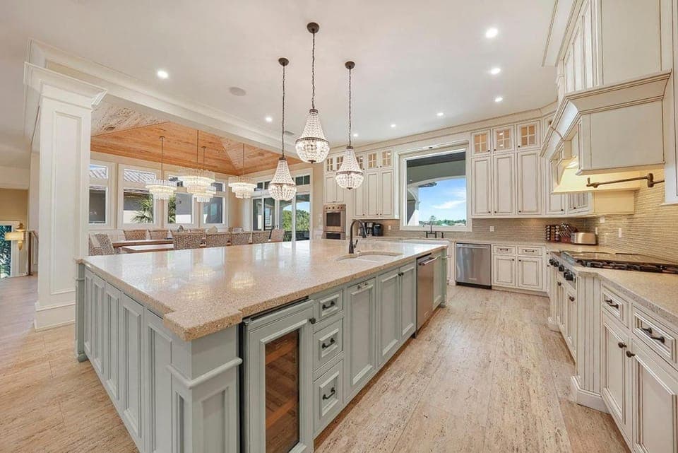 5 O'Clock Somewhere - Beach House with Gulf Views & Private Pool House in Destin