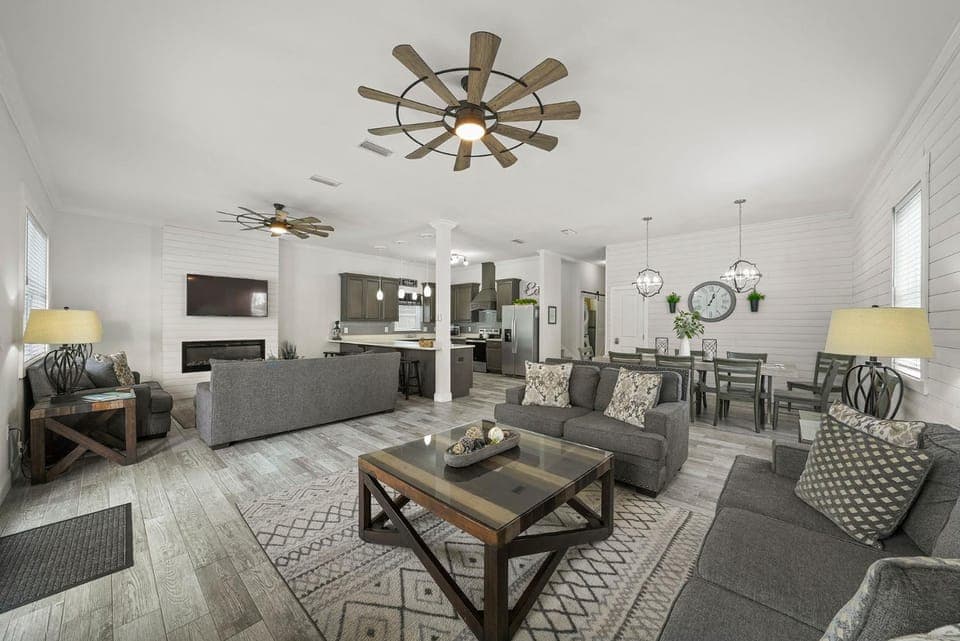 Beaches and Dreams - Luxury Home with Views of the Ocean & Private Pool House in Destin