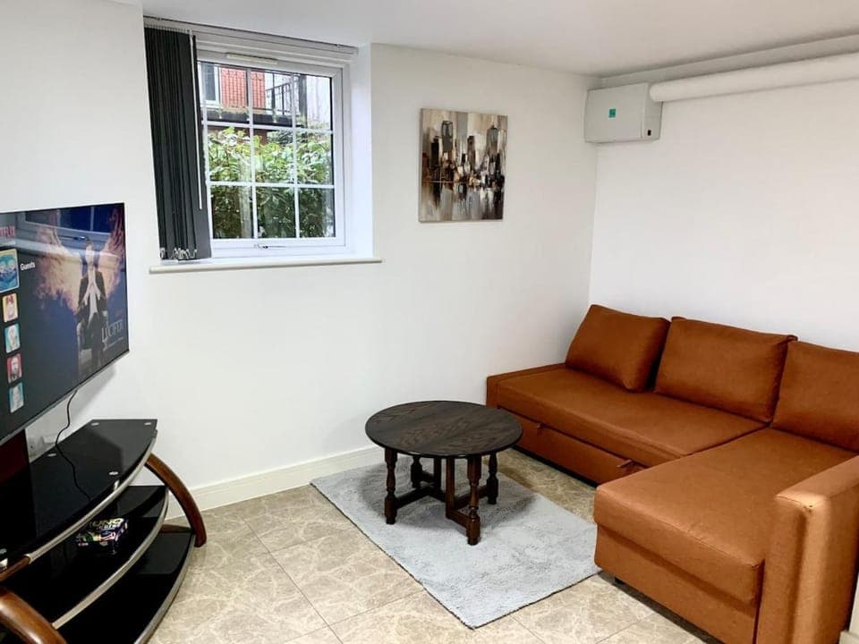 Communal lounge/ TV room, TV and multimedia, Living room, Seating area