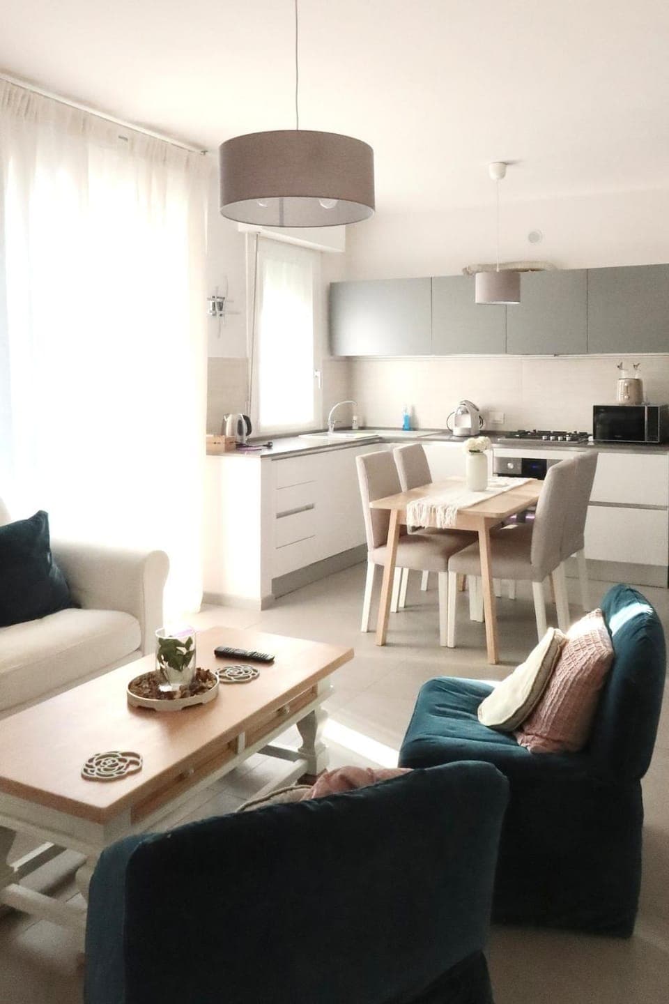 Kitchen or kitchenette, Living room, Dining area