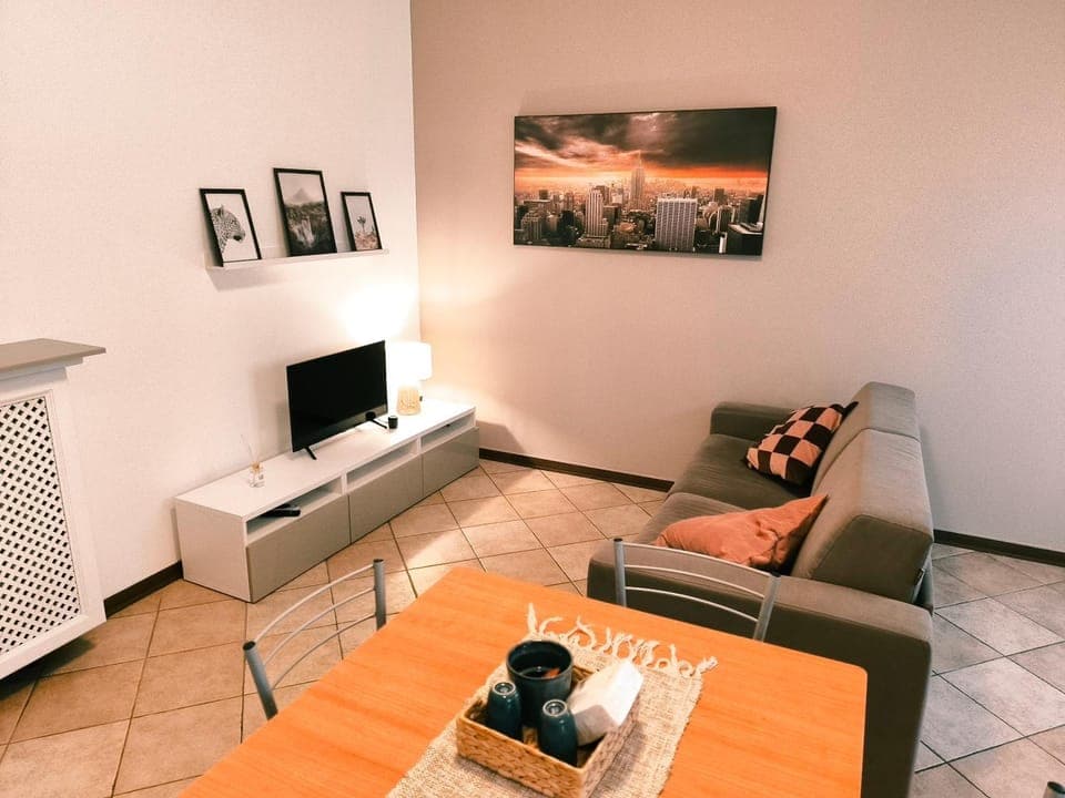 TV and multimedia, Living room, Evening entertainment