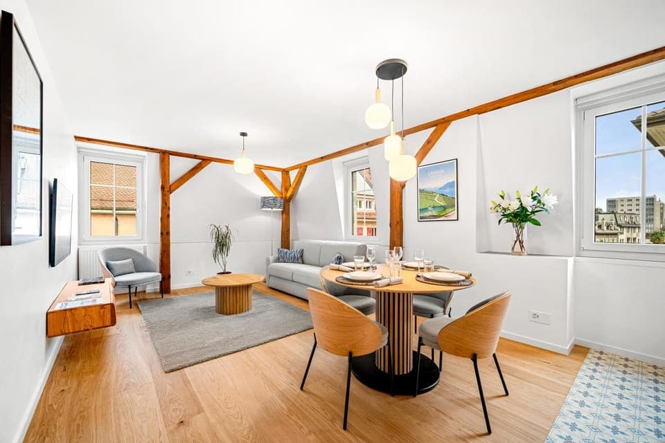 TV and multimedia, Living room, Dining area