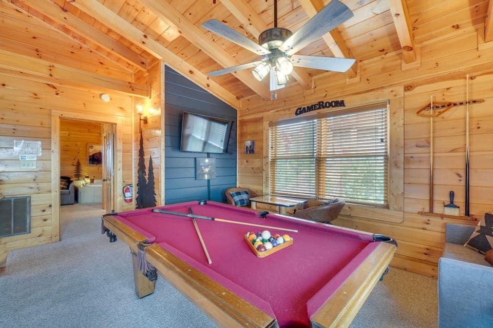 Resort-Style Smokies Cabin with Hot Tub and Game Room Cabin in Pigeon Forge