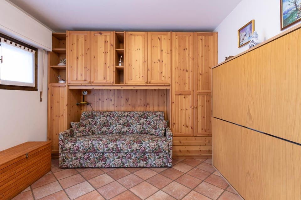 Living room, wardrobe