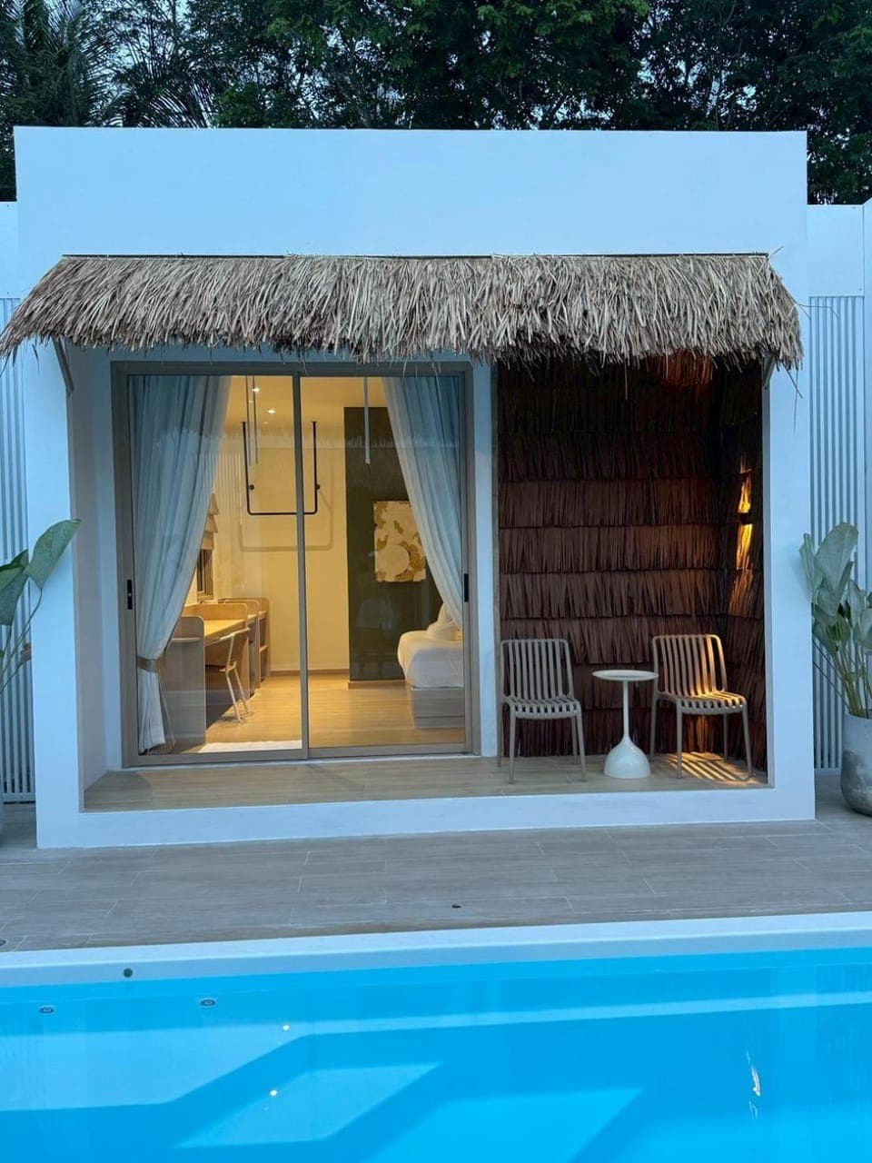 Property building, Pool view