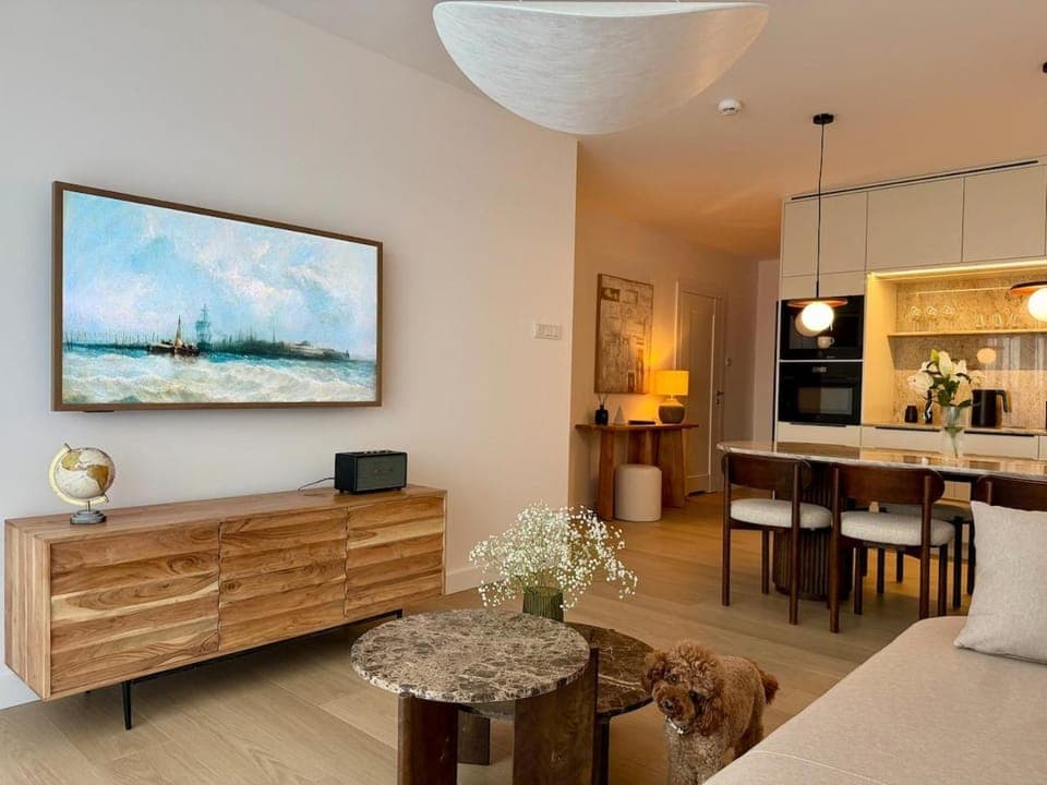 TV and multimedia, Kitchen or kitchenette, Living room, Dining area, pet friendly, stove