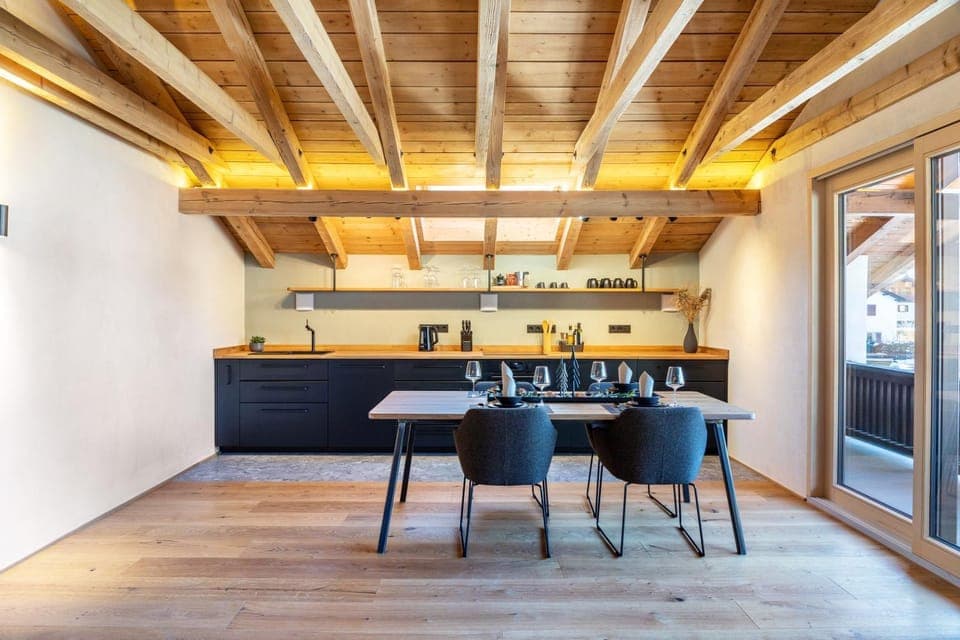 Property building, Kitchen or kitchenette, Living room