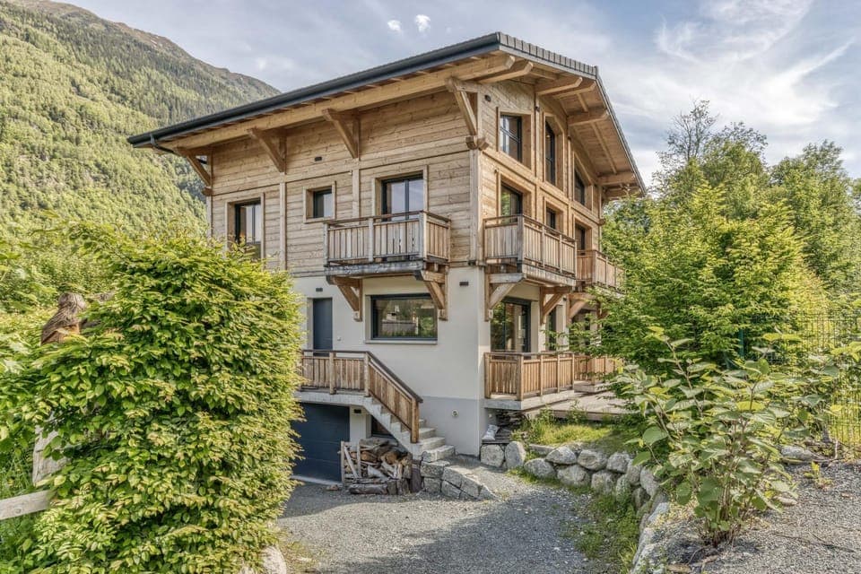 Property building, Garden, Mountain view