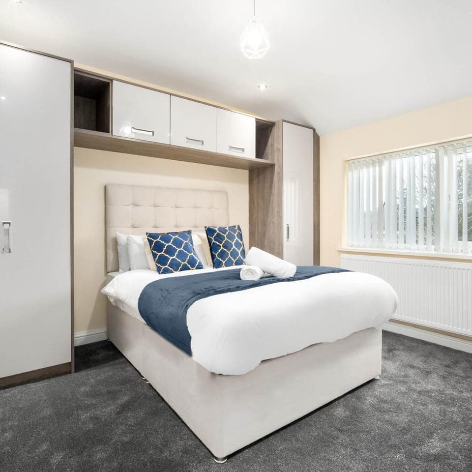 Bed, Photo of the whole room, Bedroom