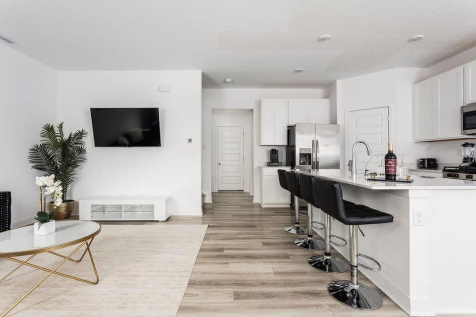 TV and multimedia, Kitchen or kitchenette, Dining area