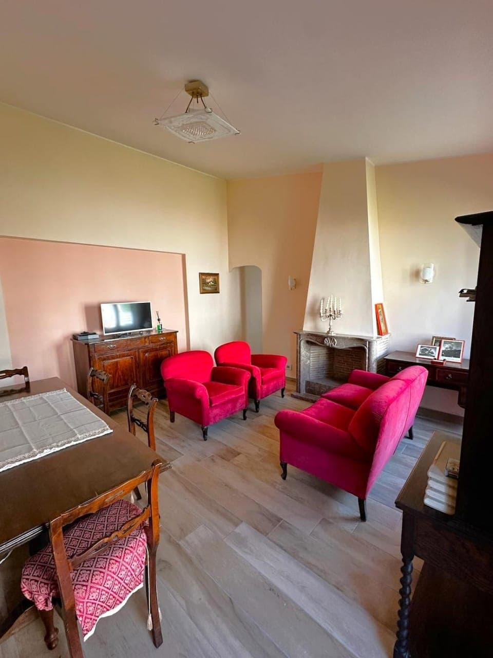 Seating area, Dining area