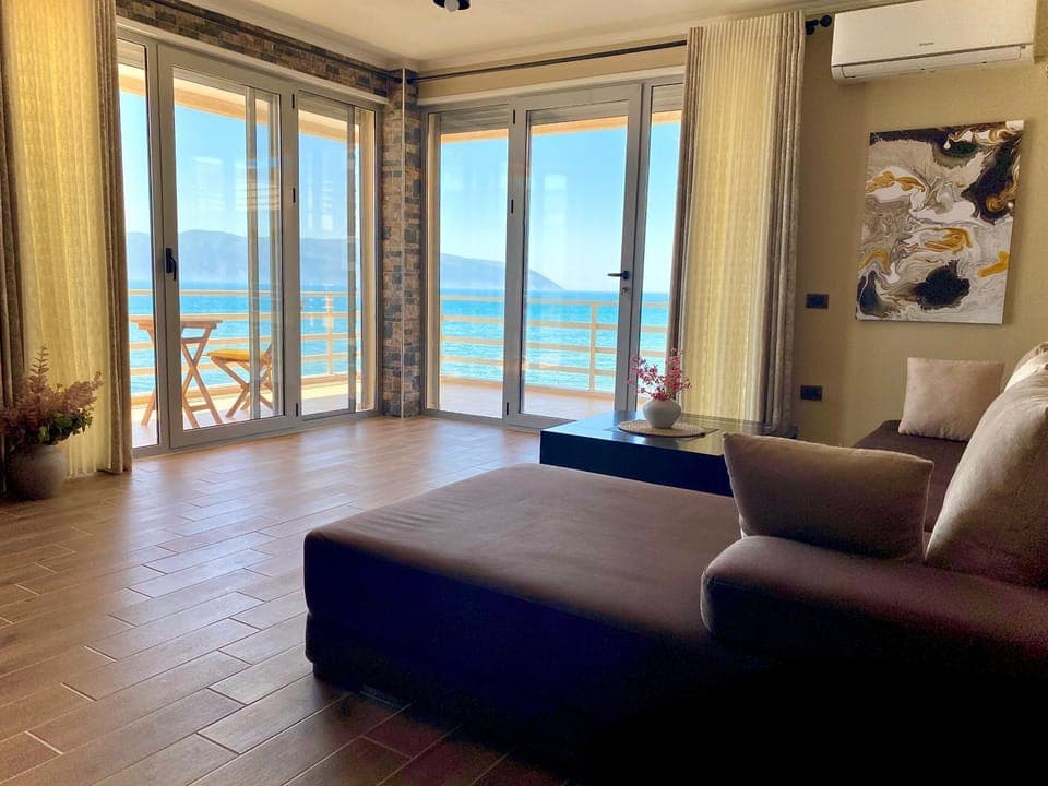 Natural landscape, Balcony/Terrace, Living room, Sea view