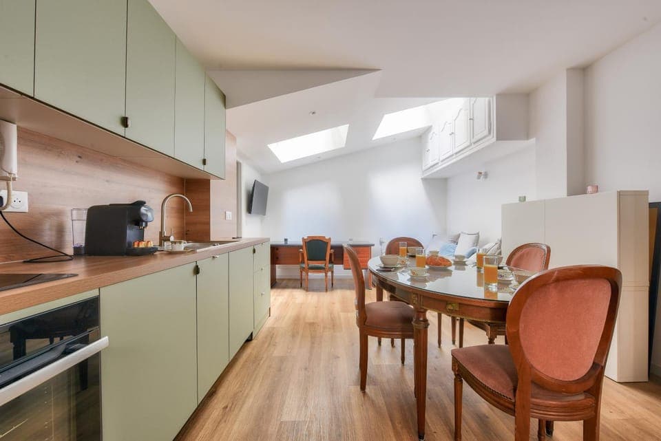 Kitchen or kitchenette, Living room, Dining area